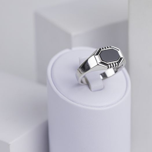 Серебряное кольцо мужское с ониксом Гриффин