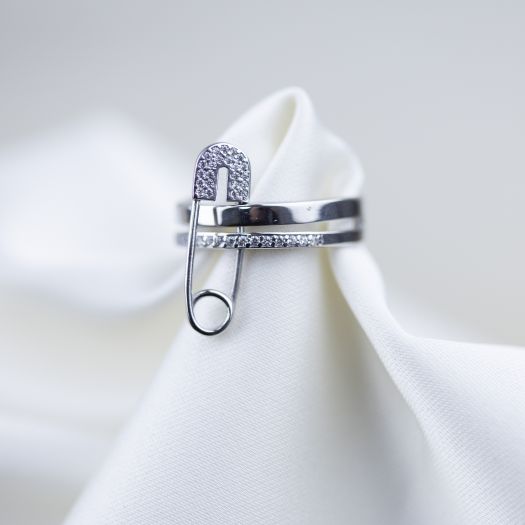 Серебряное кольцо с белыми камнями Булавка